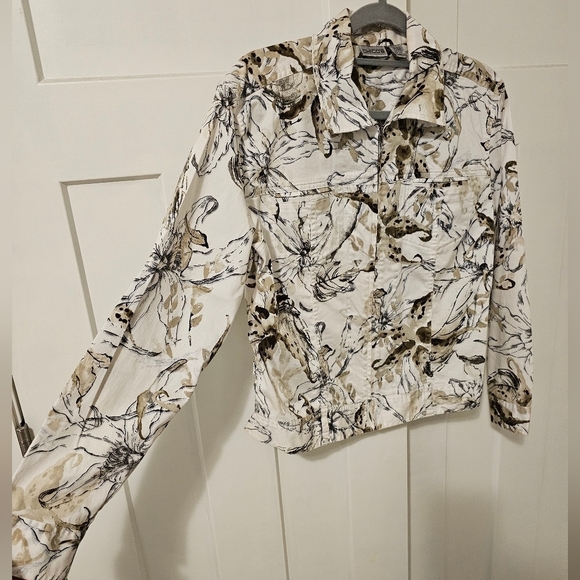 Chicos Stretchy Jacket Size 1 or Medium Abstract Floral Print Neutral Colors - Picture 3 of 8